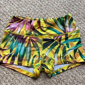 FLEO Shorts